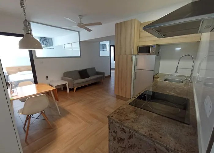 Full Equip. アパート